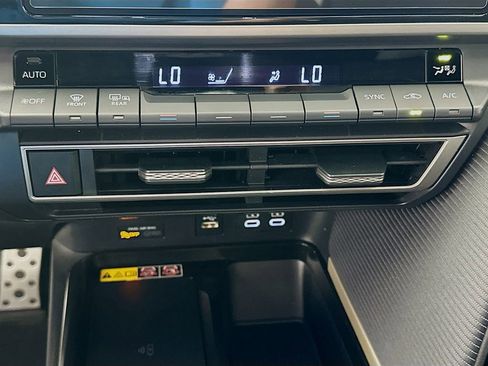 Certified 2025 Toyota Camry SE w/ Convenience Package image 16