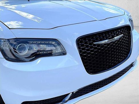 Used 2019 Chrysler 300 Touring w/ Sport Appearance Package RWD image 27