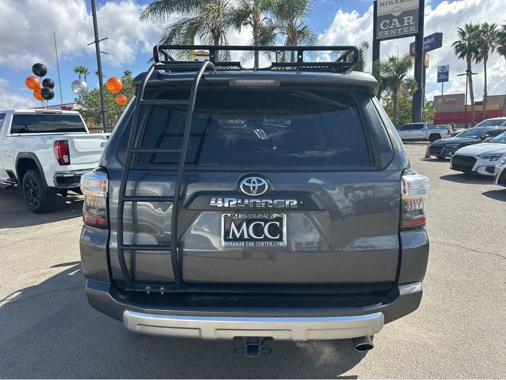 Used 2018 Toyota 4Runner TRD Off-Road Premium AWD/4WD image 12