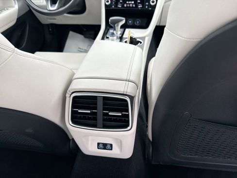 Used 2025 Genesis G70 2.5T image 16