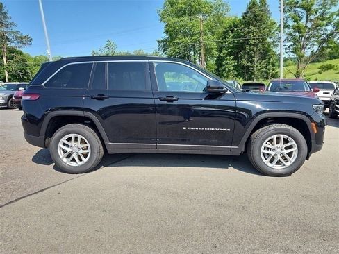 New 2025 Jeep Grand Cherokee Laredo X w/ Luxury Tech Group I image 3