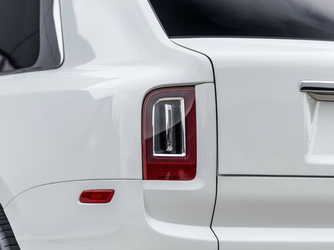 Used 2022 Rolls-Royce Cullinan image 13