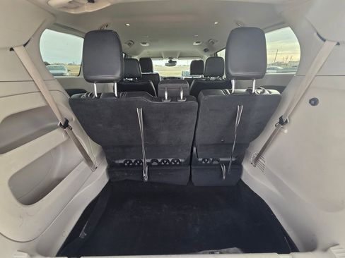 Used 2023 Chrysler Pacifica Touring-L image 26