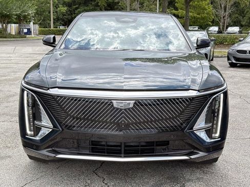 Used 2024 Cadillac Lyriq Luxury AWD/4WD image 8