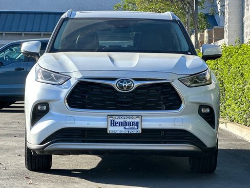Used 2023 Toyota Highlander Platinum image 9
