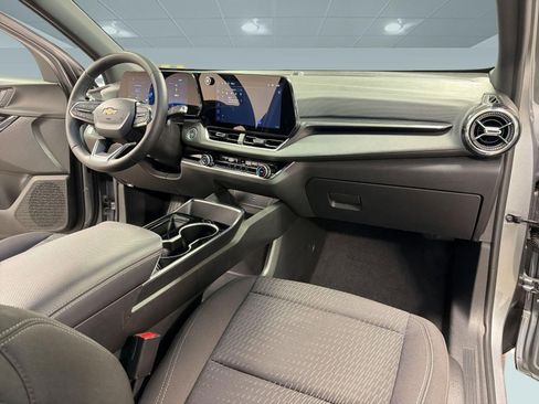 Used 2025 Chevrolet Equinox LT FWD image 29