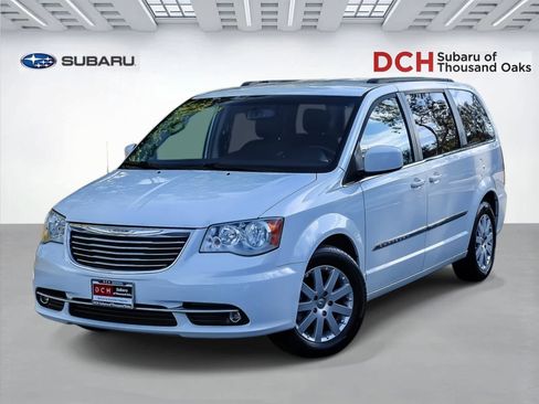 Used 2013 Chrysler Town & Country Touring image 1
