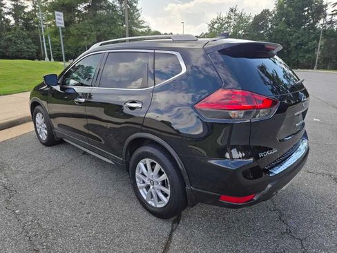 Used 2018 Nissan Rogue SV FWD image 5