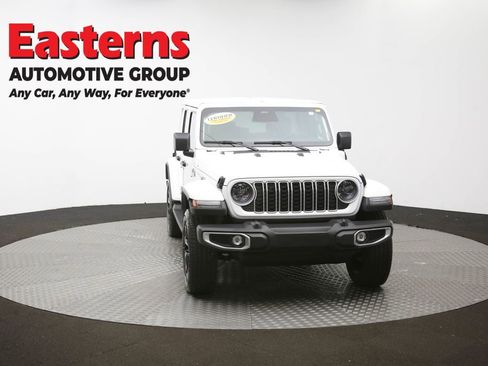 Used 2025 Jeep Wrangler Unlimited Sahara AWD/4WD image 51