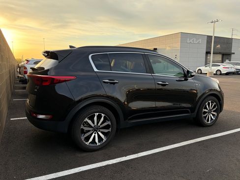 Certified 2018 Kia Sportage EX w/ EX Technology Package image 3