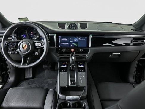 New 2026 Porsche Macan image 19