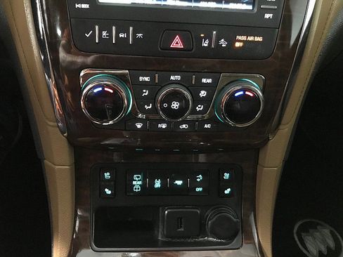 Used 2016 Buick Enclave Premium w/ Experience Buick Package FWD image 29