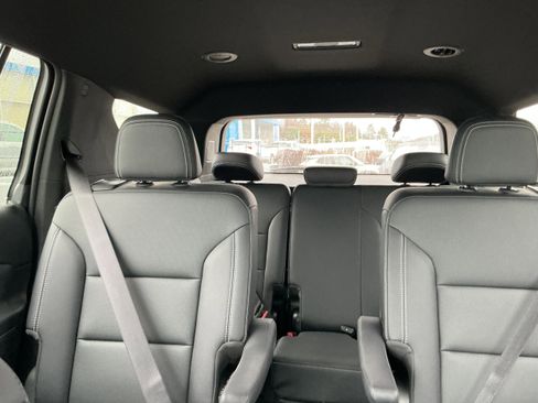Certified 2025 Chevrolet Traverse LT image 13