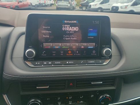 Used 2023 Nissan Rogue S AWD/4WD image 14