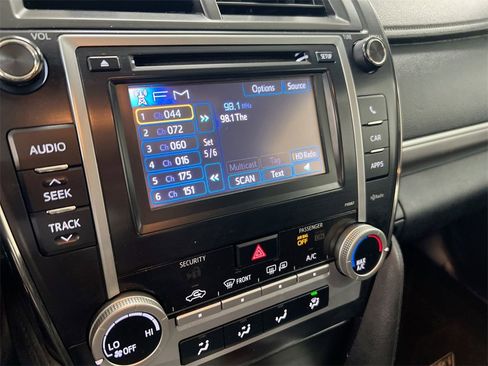 Used 2012 Toyota Camry SE image 13