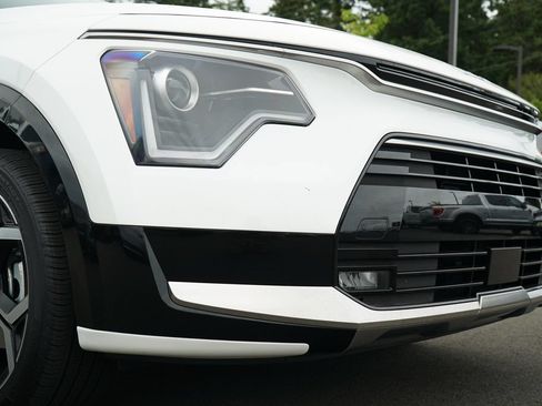 Used 2025 Kia Niro EX Touring FWD image 26