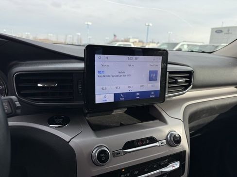 Used 2023 Ford Explorer XLT w/ Equipment Group 202A image 15