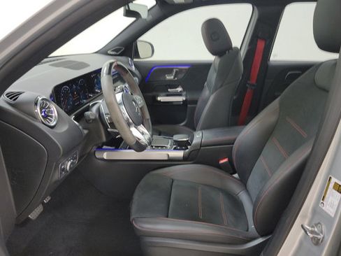 Used 2023 Mercedes-Benz GLB 35 AMG 4MATIC image 5