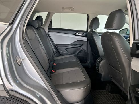 Certified 2023 Volkswagen Taos SE FWD image 38