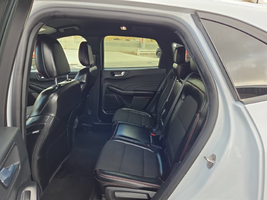 Used 2025 Ford Escape ST-Line AWD/4WD image 17