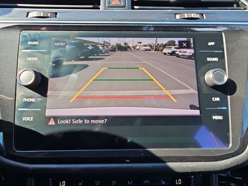 Used 2019 Volkswagen Tiguan SE image 24