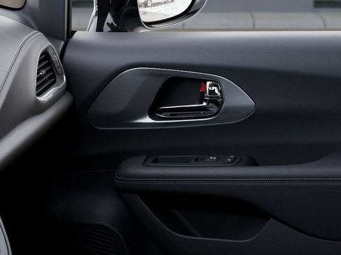 New 2027 Chrysler Pacifica Limited AWD/4WD image 25