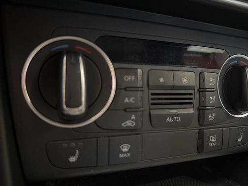 Used 2018 Audi Q3 2.0T Premium image 37