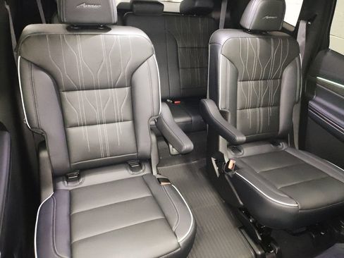 New 2026 Buick Enclave Avenir w/ Super Cruise Package FWD image 10