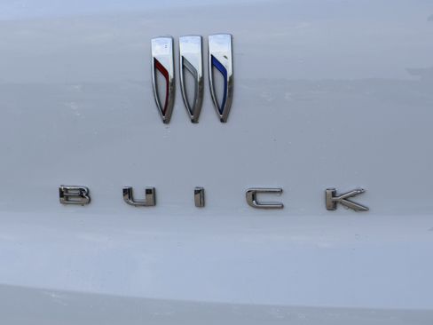 Used 2024 Buick Encore GX Sport Touring image 17