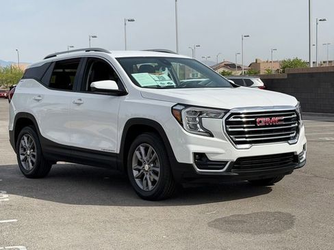 Used 2024 GMC Terrain SLT image 9