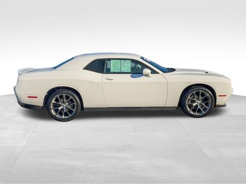 Used 2021 Dodge Challenger SXT w/ Plus Package image 8