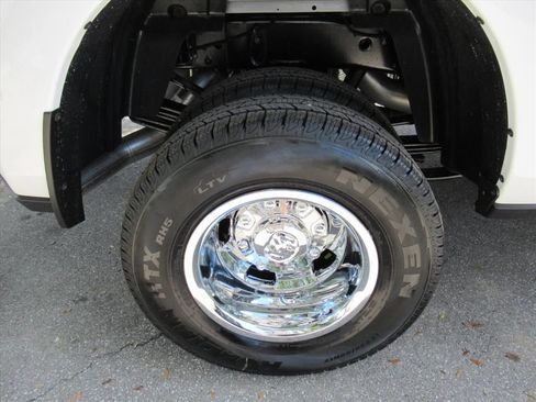 New 2026 RAM 3500 Tradesman AWD/4WD image 9