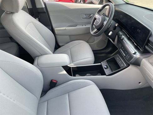 Used 2025 Hyundai Kona Limited image 11
