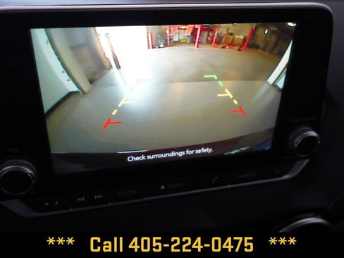 Used 2025 Nissan Sentra SV FWD image 32