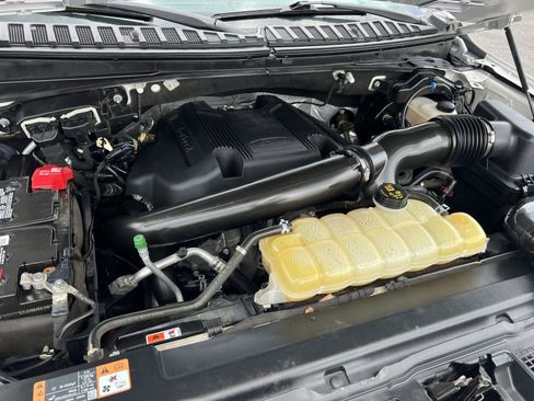 Used 2018 Ford Expedition Max Platinum AWD/4WD image 29