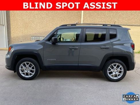 Used 2022 Jeep Renegade Latitude AWD/4WD image 2