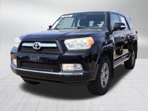 Used 2011 Toyota 4Runner SR5 image 3