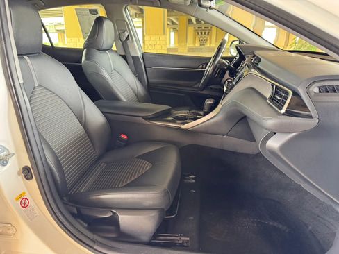 Used 2018 Toyota Camry SE FWD image 24