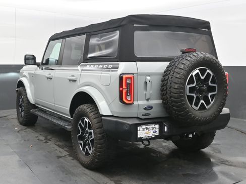 Used 2021 Ford Bronco Outer Banks image 8