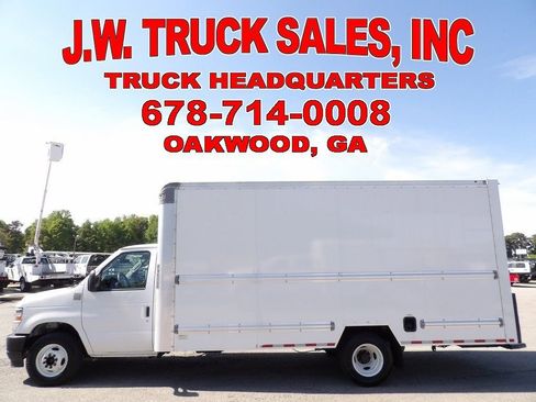 Used 2021 Ford E-350 and Econoline 350 Super Duty image 2