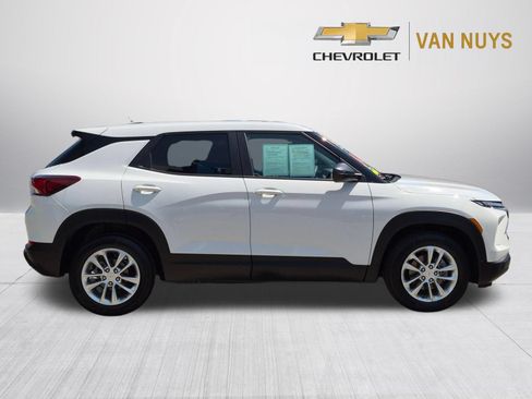 Used 2025 Chevrolet TrailBlazer LS w/ LS Convenience Package FWD image 4