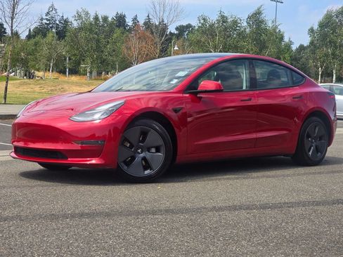 Used 2023 Tesla Model 3 Standard Range RWD image 1
