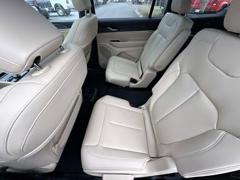 New 2025 Jeep Grand Cherokee L Limited AWD/4WD image 19