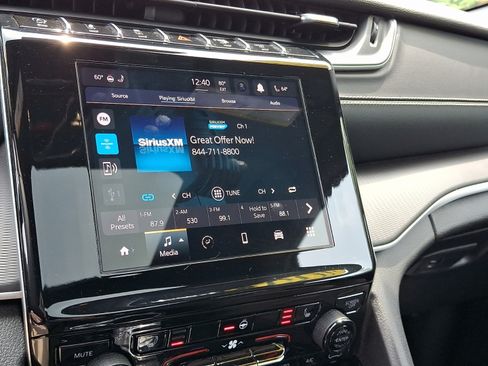 Certified 2023 Jeep Grand Cherokee Altitude AWD/4WD image 15