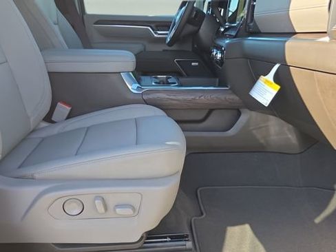 New 2026 GMC Sierra 2500 SLT w/ SLT Premium Package image 10