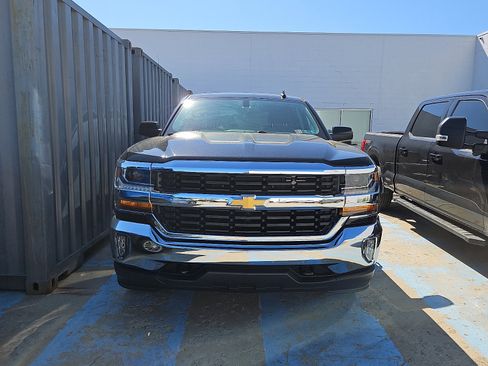 Used 2018 Chevrolet Silverado 1500 LT w/ All Star Edition AWD/4WD image 3