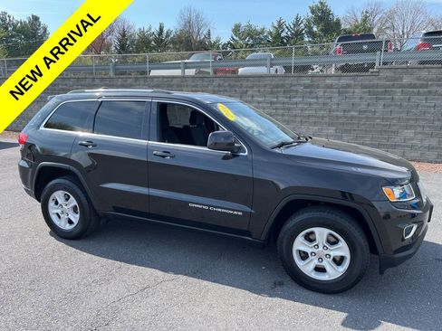 Used 2014 Jeep Grand Cherokee Laredo w/ Quick Order Package 23E AWD/4WD image 1