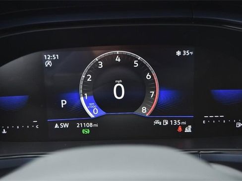 Certified 2023 Volkswagen Taos SE image 11