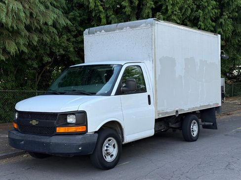 Used 2017 Chevrolet Express 3500 RWD image 1