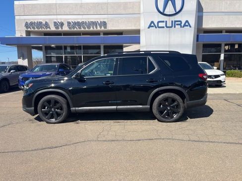 Used 2025 Honda Pilot Black Edition image 5